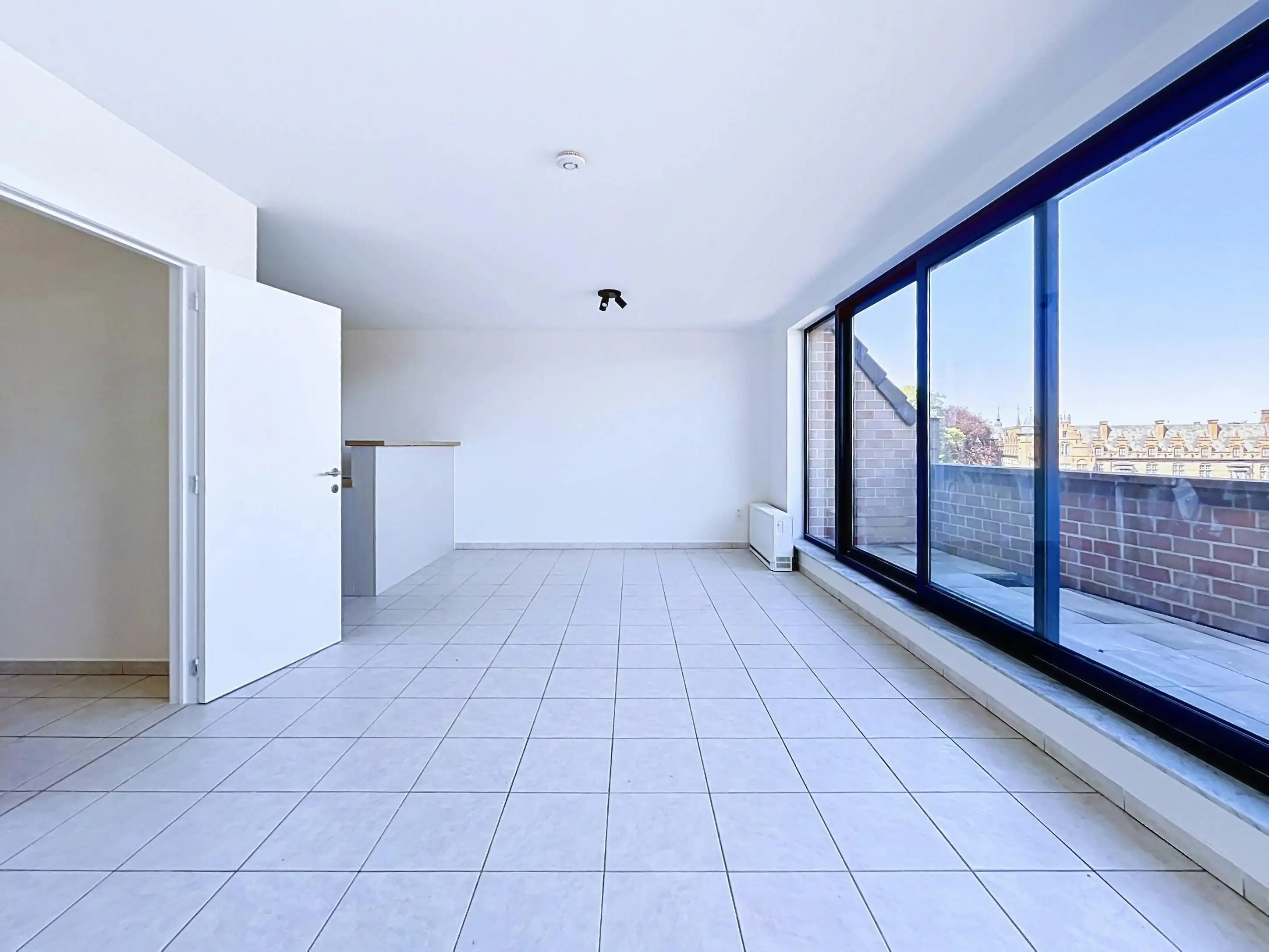 Appartement met 2 slaapkamers aan het station van Eeklo foto 4