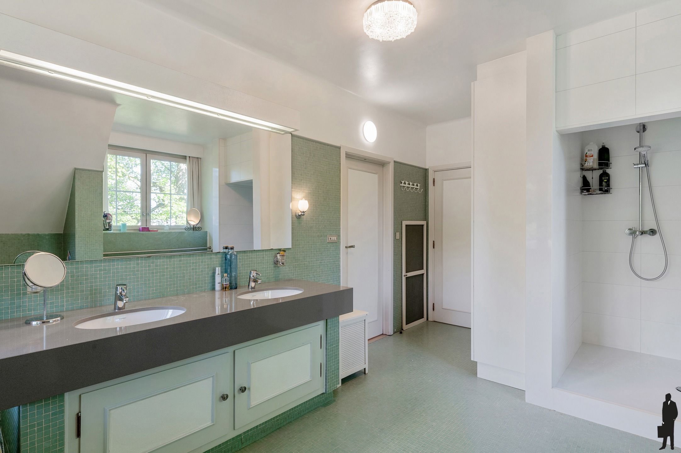 Uniek domein "Hof Van Lachenen" met 2 villa's te koop in Lier.  foto 24