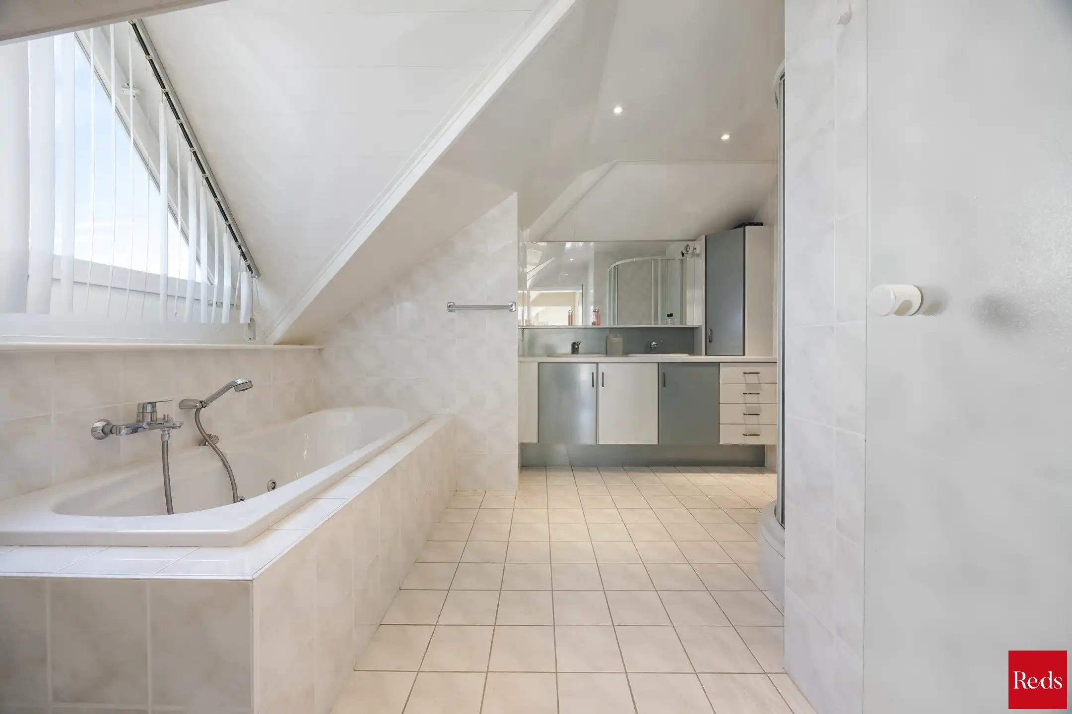 Ruime woning in oase van rust met prachtige tuin foto 20