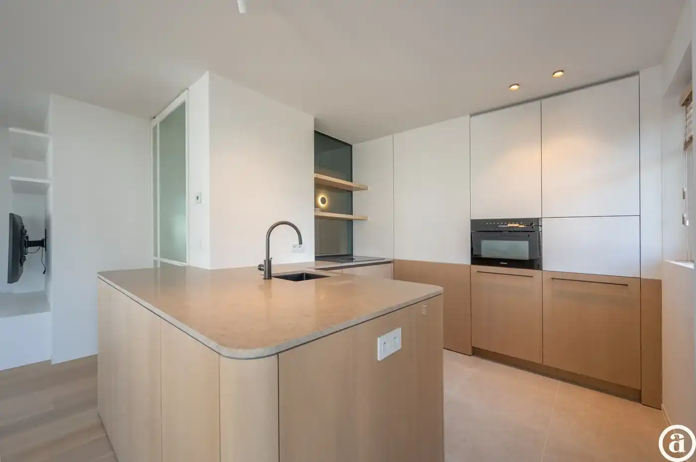Luxueus gerenoveerd hoekappartement met zeezicht vlakbij de wandeldijk in het Zoute. foto 17