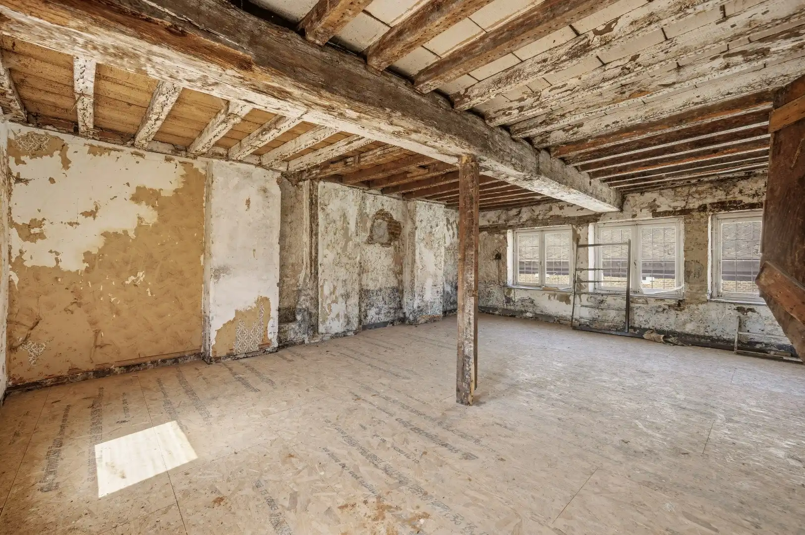 Totale renovatie met 5-slaapkamerpotentieel op toplocatie  foto 13