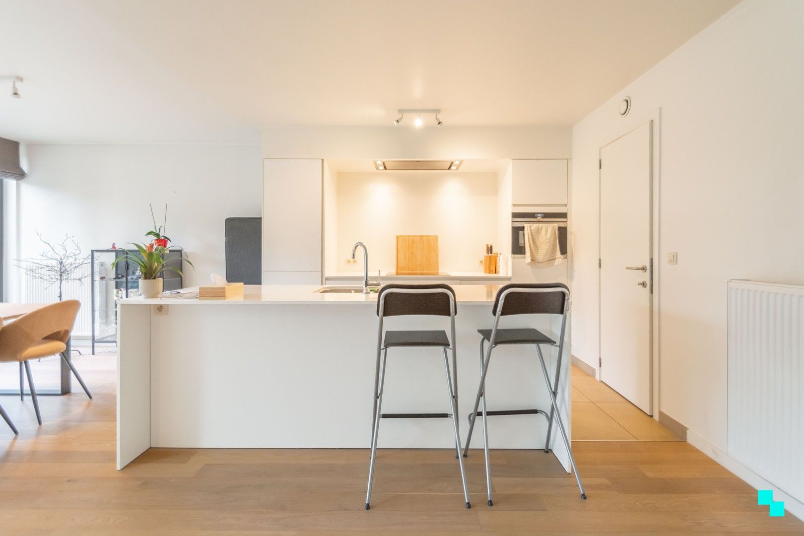 Ruim gelijkvloers appartement met tuin foto 7
