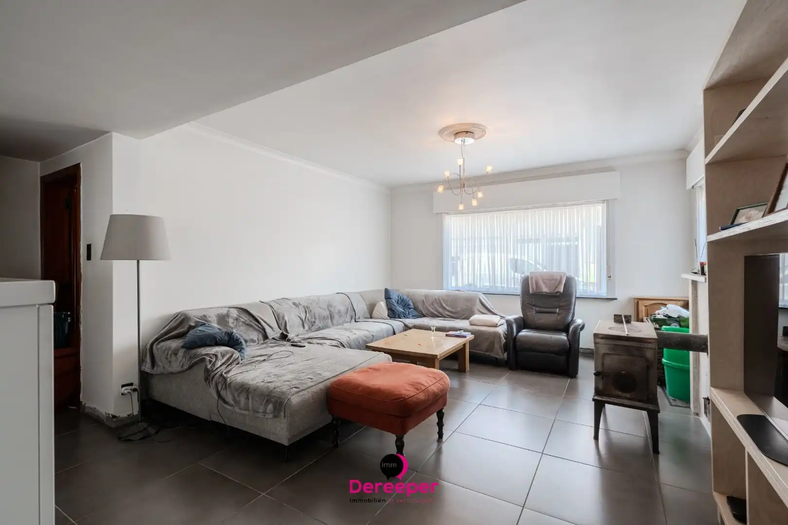 Te renoveren halfopen woning met zuidgerichte tuin op 571 m² in Jabbeke foto 3