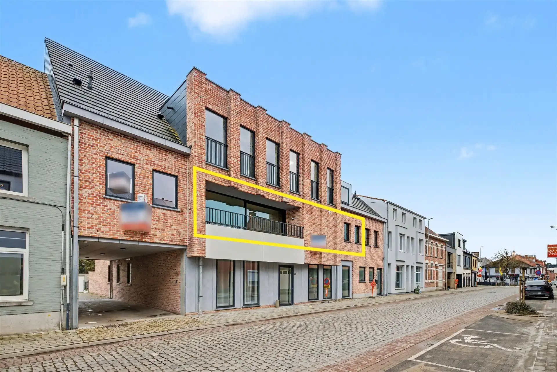 Afgewerkt nieuwbouwappartement met 1 slaapkamer en garage (67m²) foto 2