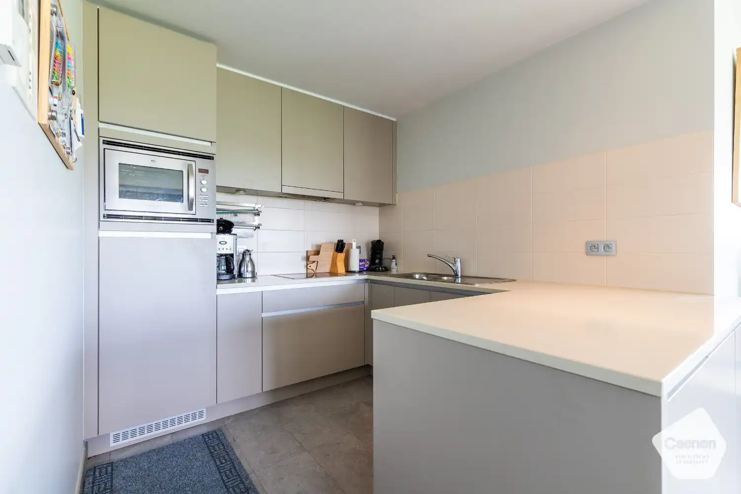 Ruim hoekappartement met 3 slaapkamers en fantastisch zicht op jachthaven foto 5