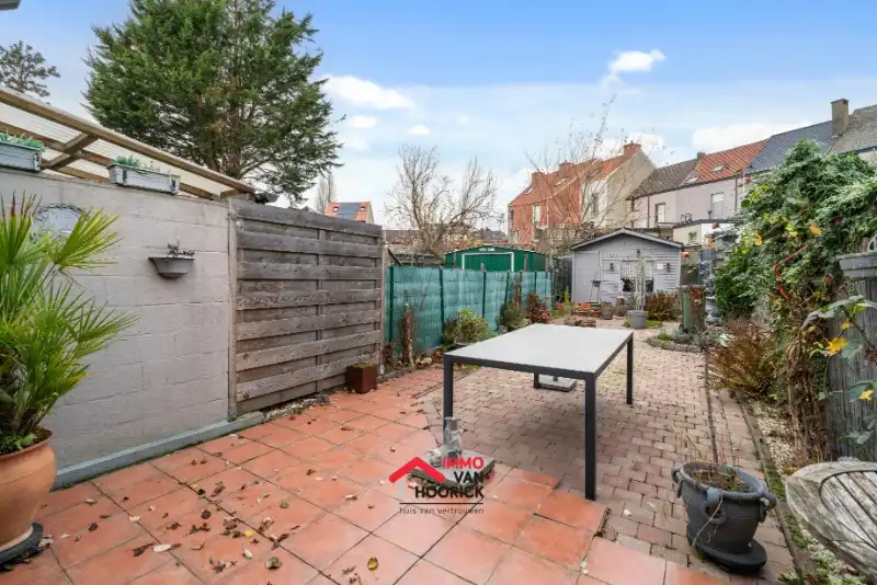 Ruime woning met 3 slaapkamers en tuin! foto 14