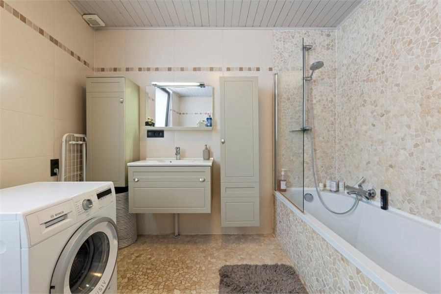 ENERGIEZUINIGE STADSWONING MET ZONNEPANELEN IN HET CENTRUM VAN SINT-TRUIDEN foto 18