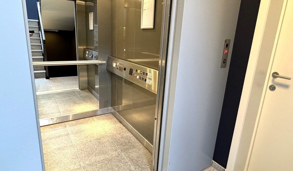 Ingedeelde kantoorruimte met visibiliteit te huur in Sint-Martens-Latem foto 21