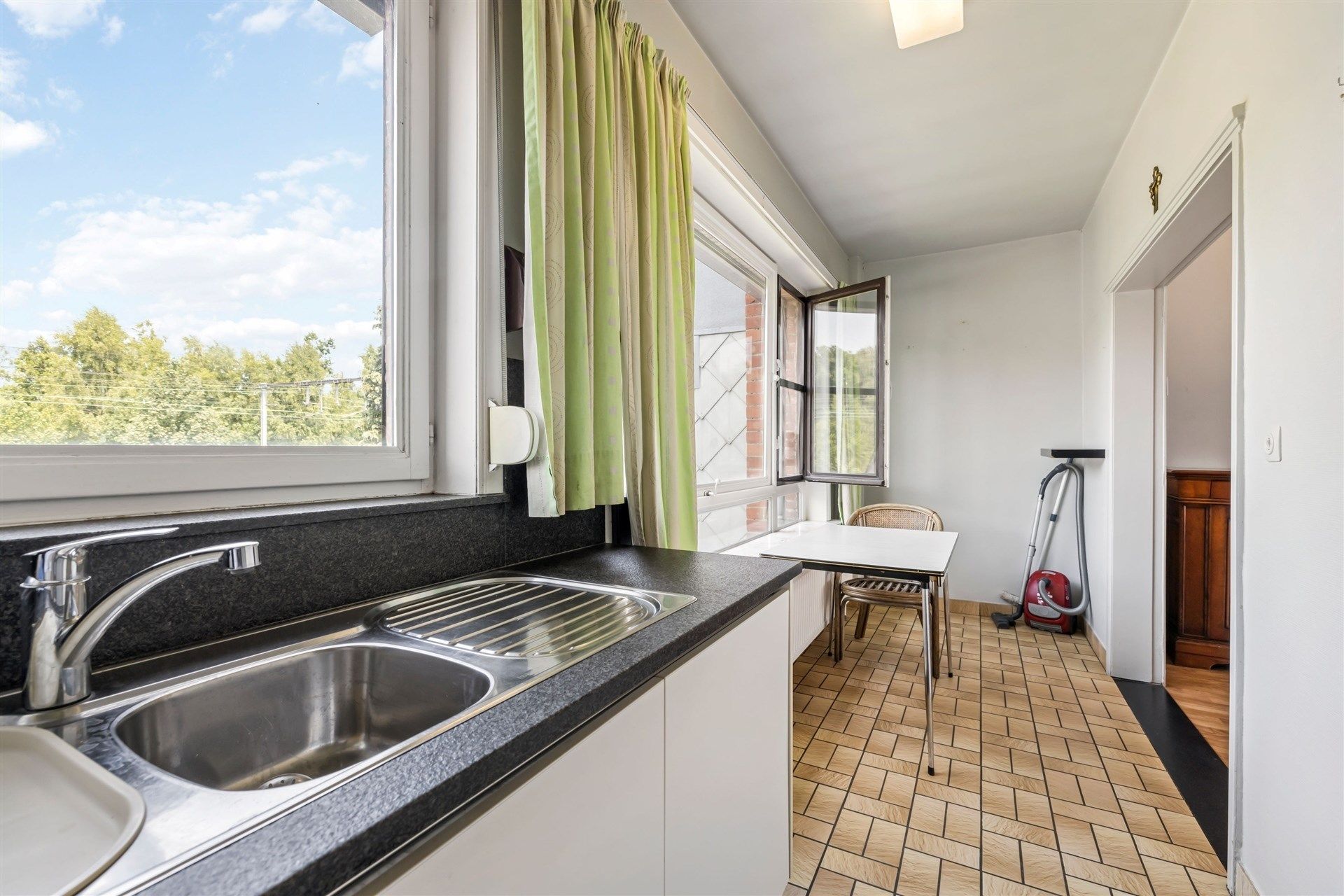 Uitstekend gelegen bel-étagewoning met 3 slaapkamers en garage foto 10
