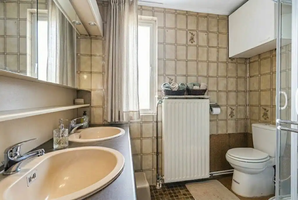 Ruime halfopen woning met 4 slaapkamers op 558m² te Veurne. foto 22