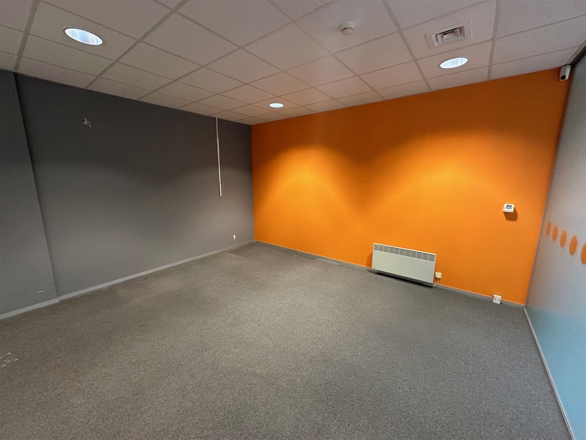 Handelspand/kantoorruimte 330m² met allerlei mogelijkheden! foto 5