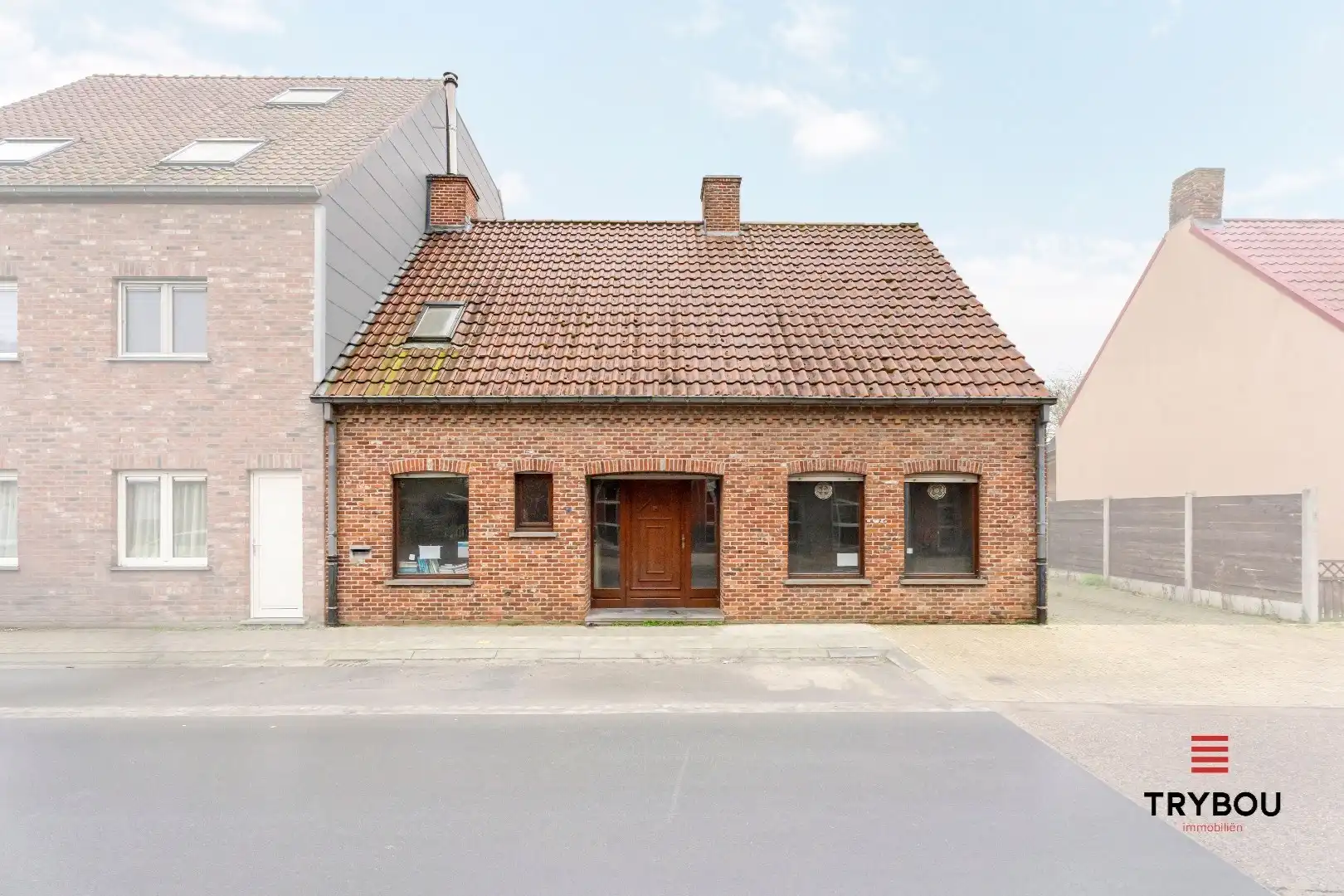 Ruime woning op ruim perceel grond in Centrum Houthulst foto 2