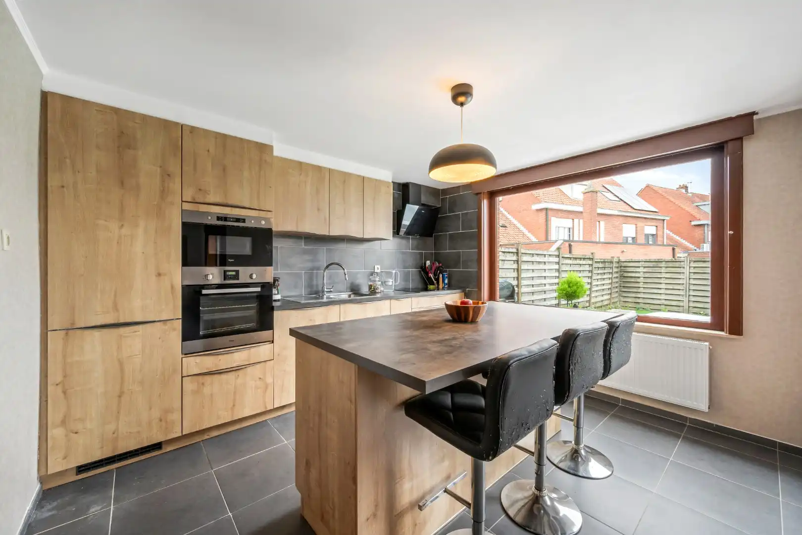 Instapklare woning met 3, mogelijks 4 slaapkamers, garage en tuin in Lauwe foto 5