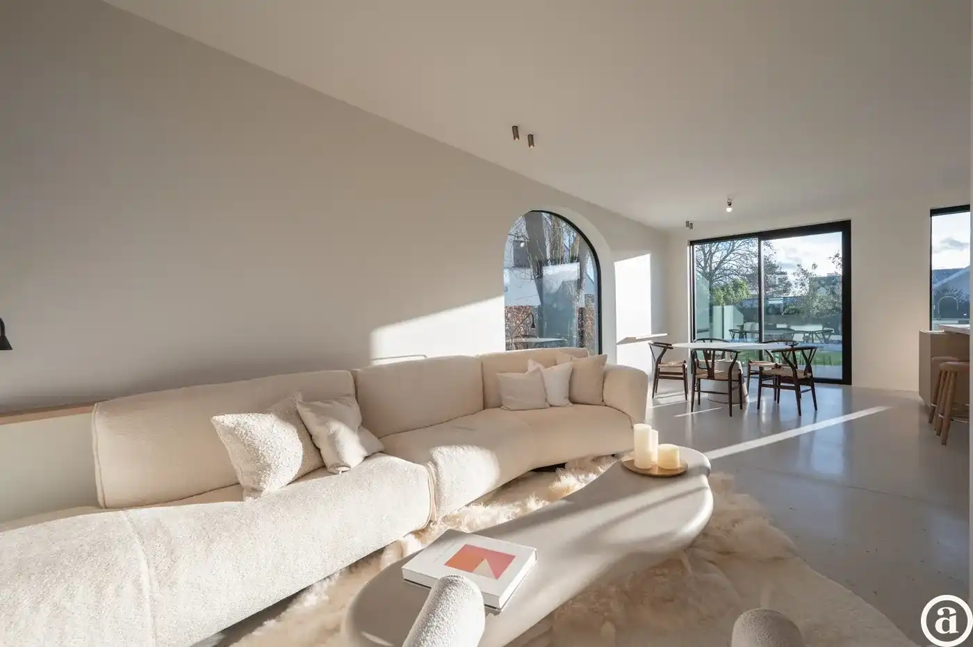 Instapklare nieuwbouwvilla met 5 slaapkamers en zuidgerichte tuin.  foto 3