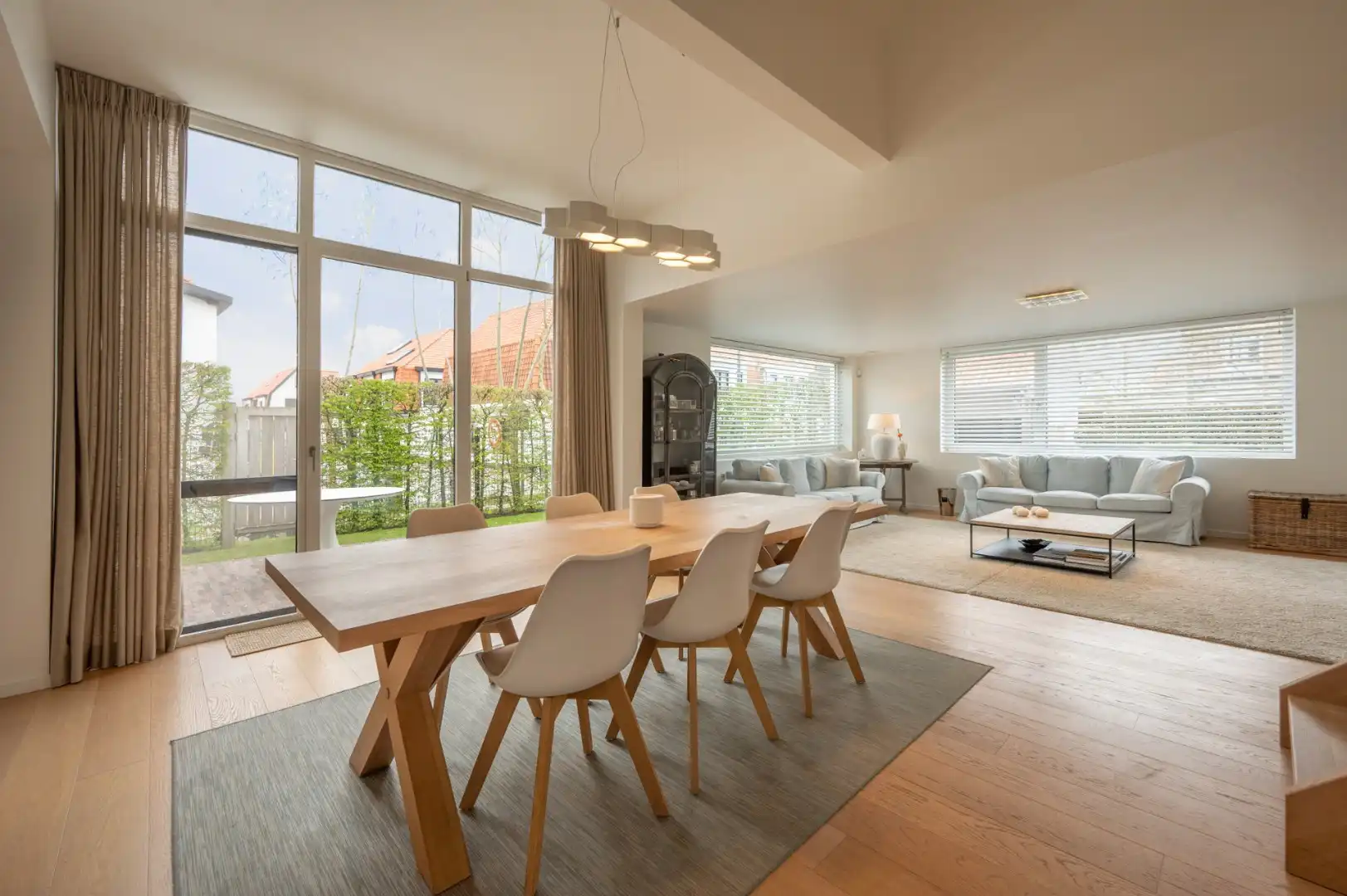 Instapklare woning met 5 slaapkamers aan de Oosthoek. foto 6