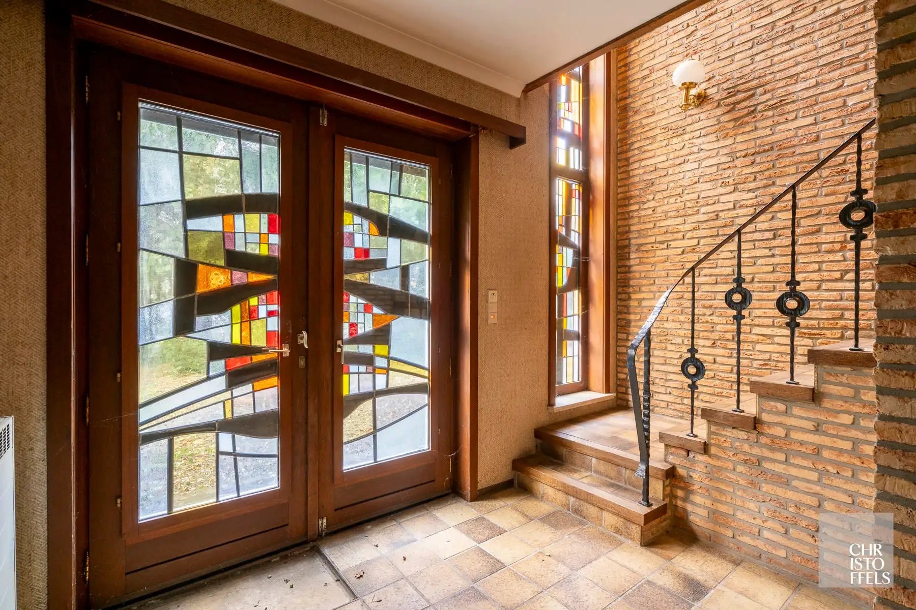 Opbrengsteigendom, bijzonder groot woonhuis van 761m² met 10 slaapkamers, mooi en rustig gelegen op 1.800m² met een eigen parkeerterrein!  foto 3