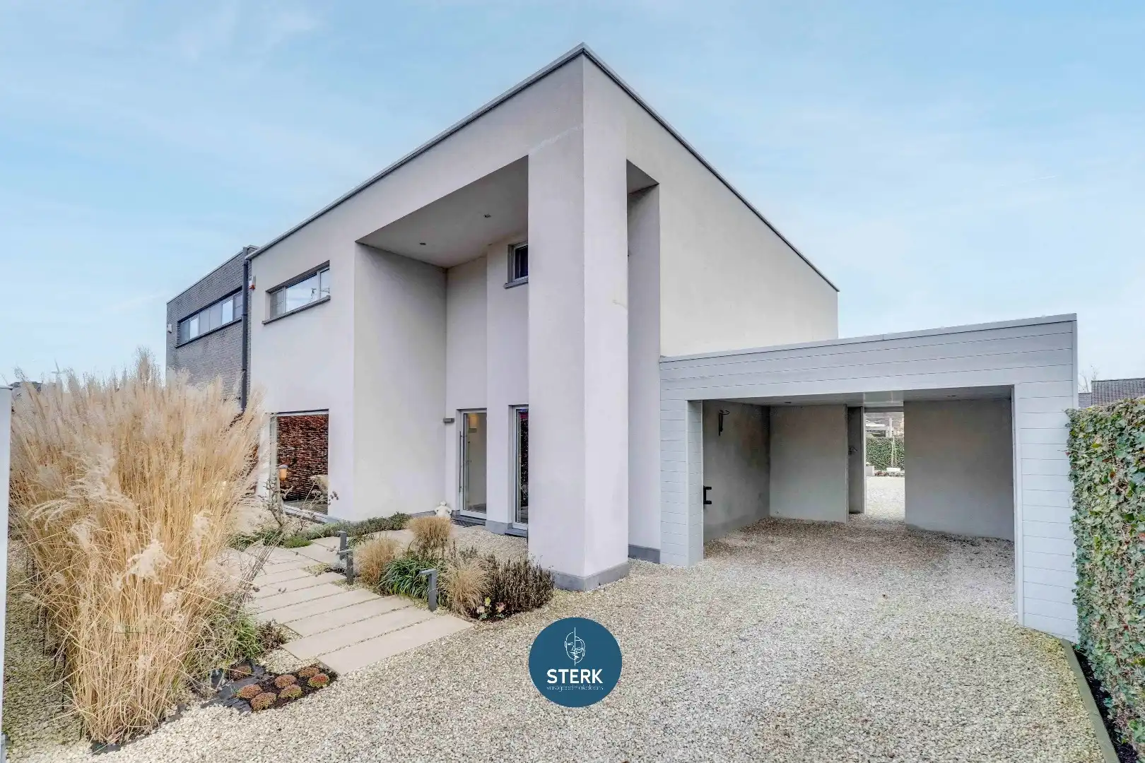 MODERNE GEZINSWONING OP EEN GUNSTIGE LOCATIE TE MUNSTERBILZEN !  foto {{pictureIndex}}