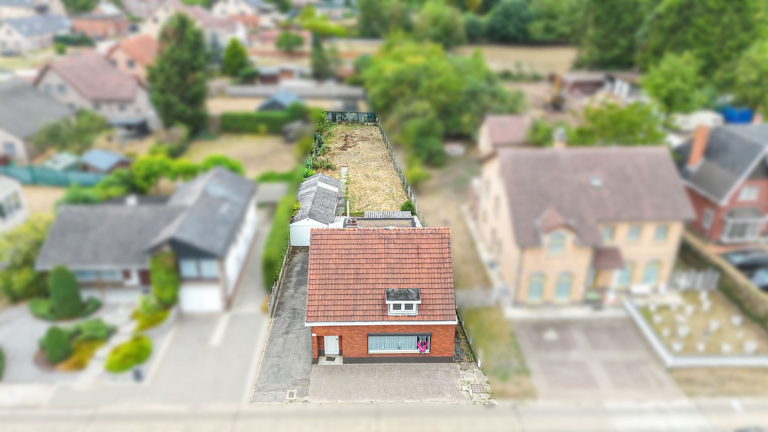 Te vernieuwen woning met 4 slaapkamers en zonnige tuin! foto 36