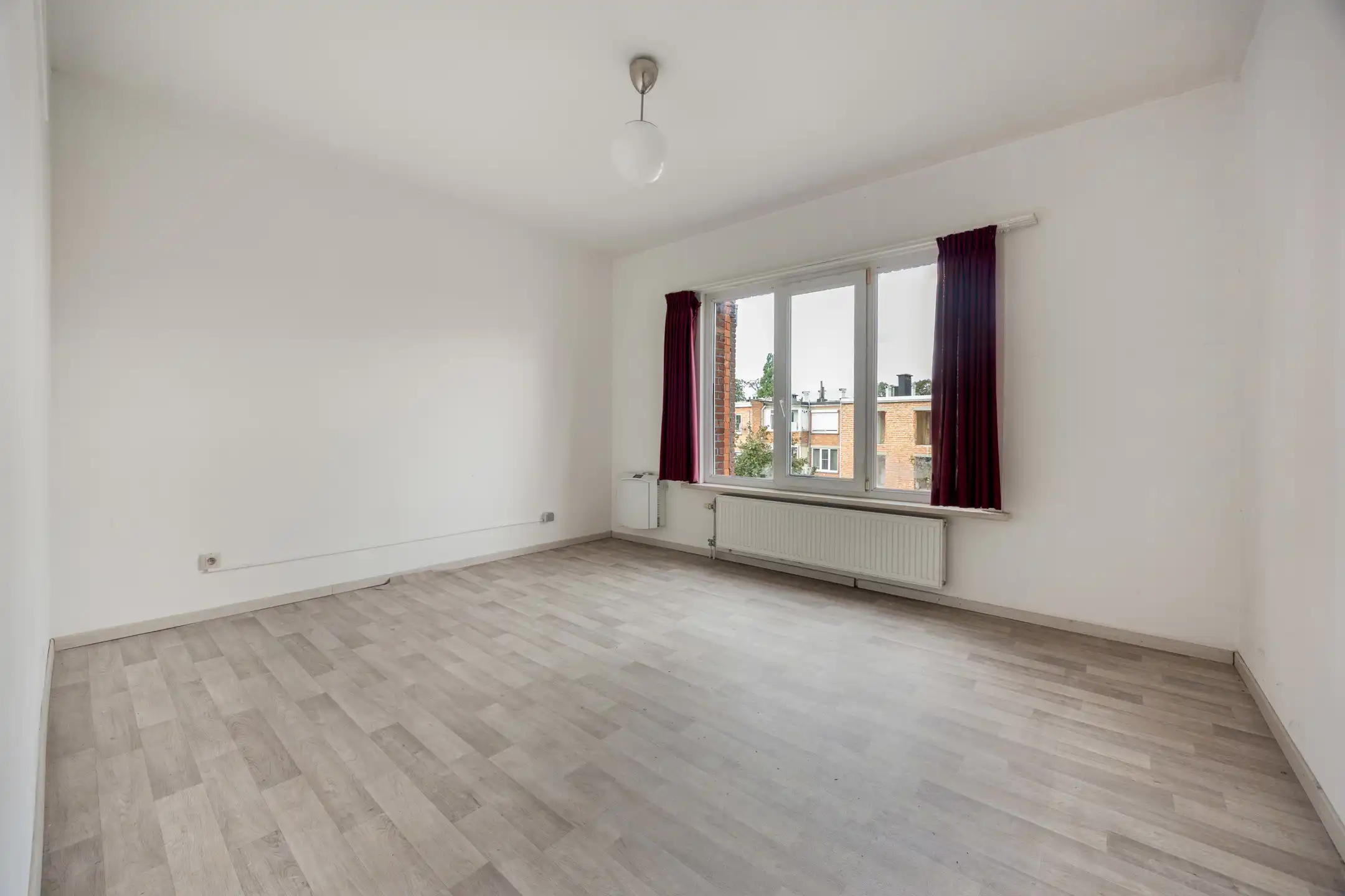 appartement met 2 slaapkamers en overdekt terras op centrale ligging in Deurne Zuid foto 6