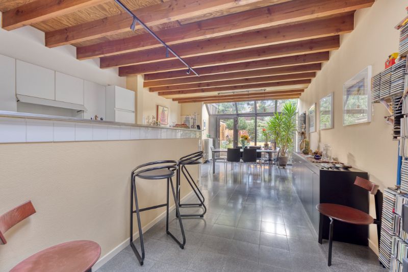 KARAKTERVOLLE BURGERWONING MET TUIN IN EEN RUSTIGE BUURT foto 12