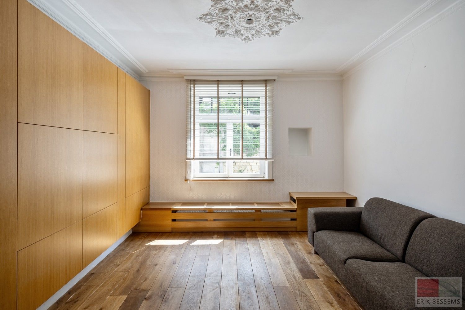 Licht op te frissen woning met drie slaapkamers, gelegen in een gezellige woonomgeving. foto 11