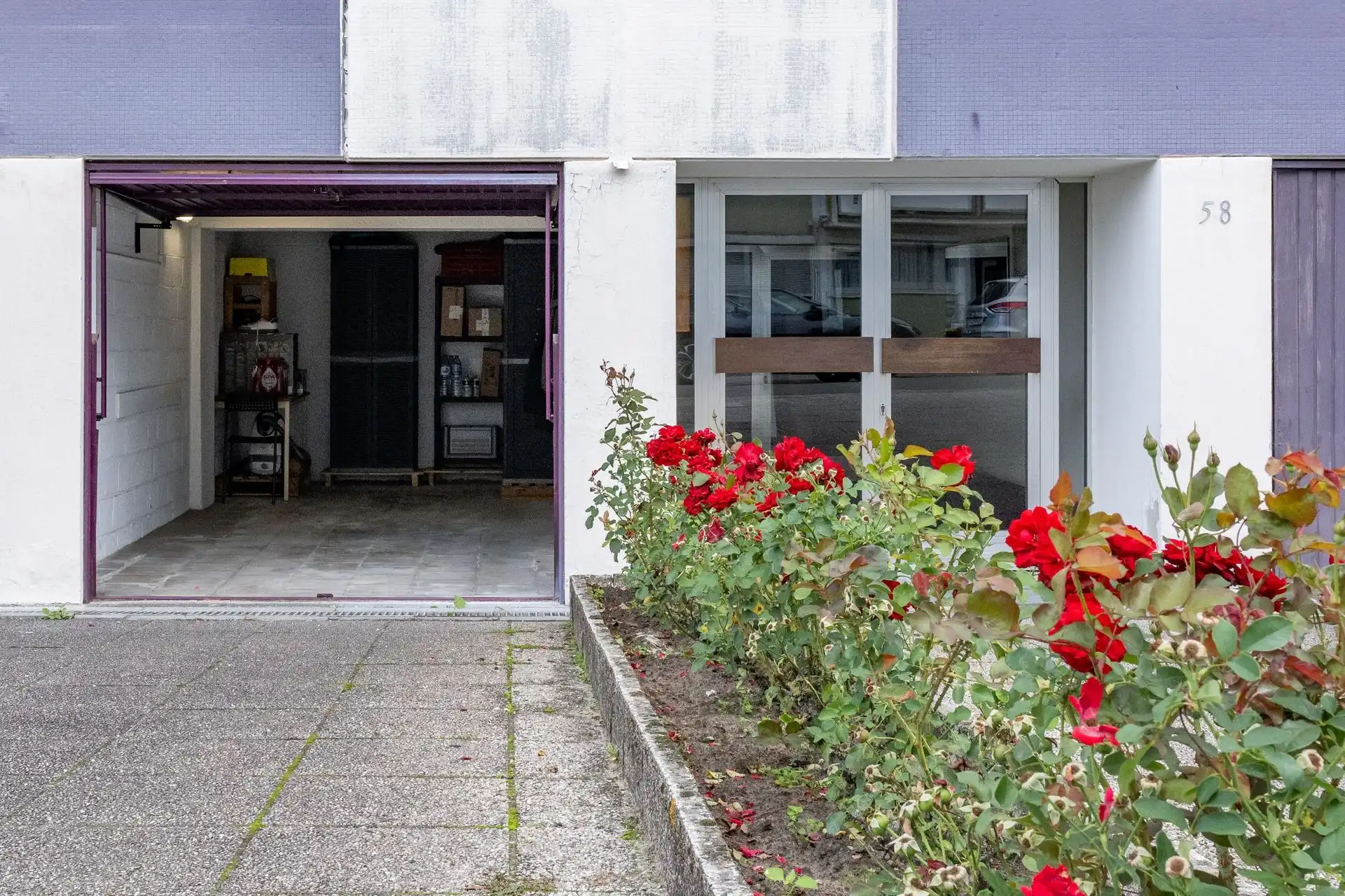 Garage foto {{pictureIndex}}