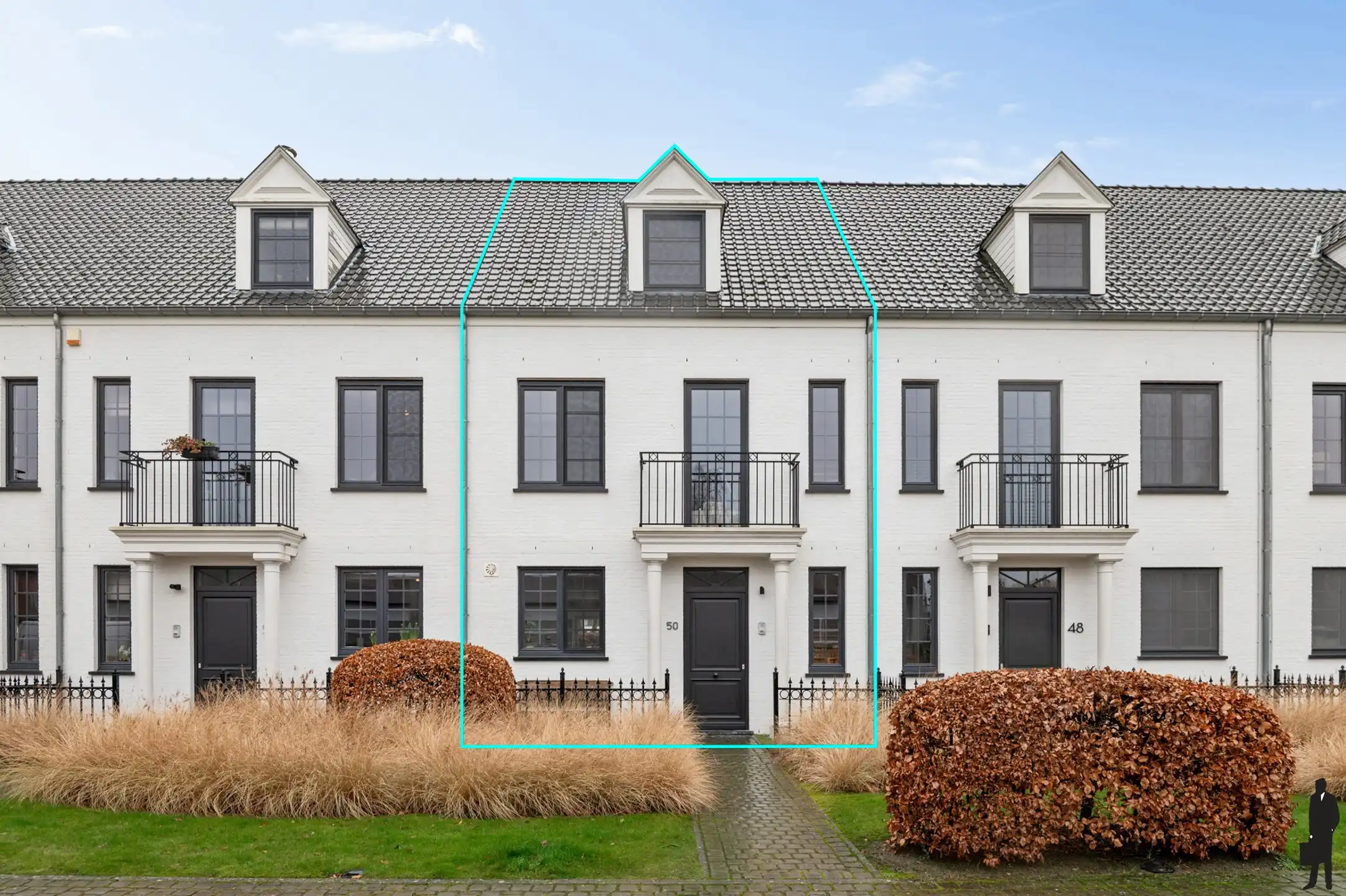 Instapklare woning met 4 slpks, ZO tuin en dubbele garagebox foto {{pictureIndex}}