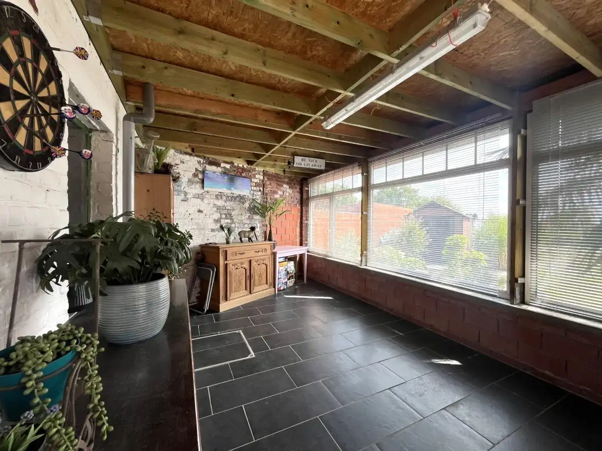 Zandvoorde – Landelijk gelegen woning met tuin en vrij uitzicht foto 12