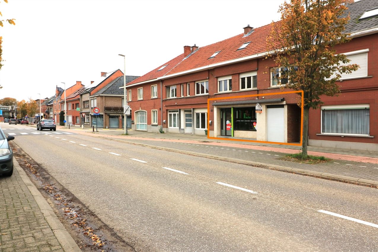 Winkelruimte en (huur)appartement met aparte ingang  foto 2