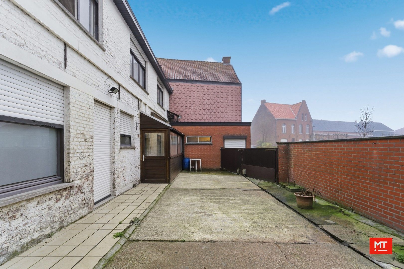 Bijzonder ruim gebouw met magazijn in de dorpskern van Zandvoorde (Zonnebeke) foto 16