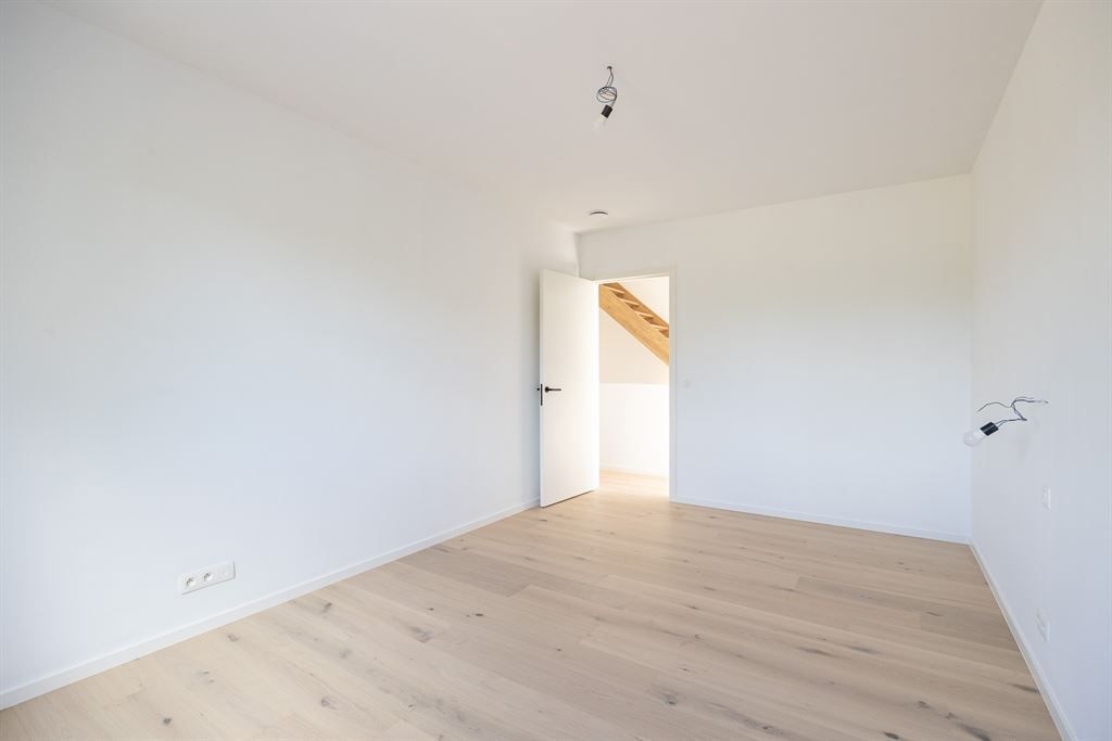 Nieuwbouwwoning op een zeer rustige locatie! foto 17