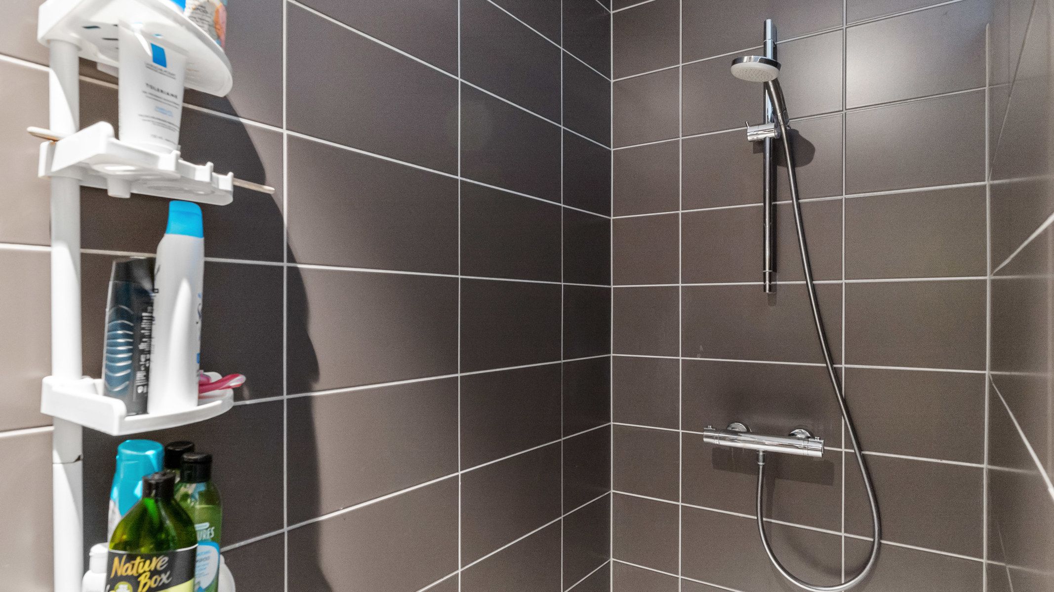 Gelijkvloers appartement met tuin en 2 autostaanplaatsen (1 ondergronds met berging en 1 bovengronds) foto 12