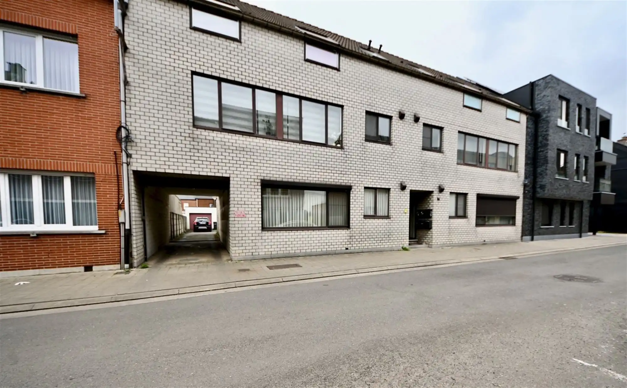 Instapklaar appartement met 3 slaapkamers en garage. foto {{pictureIndex}}