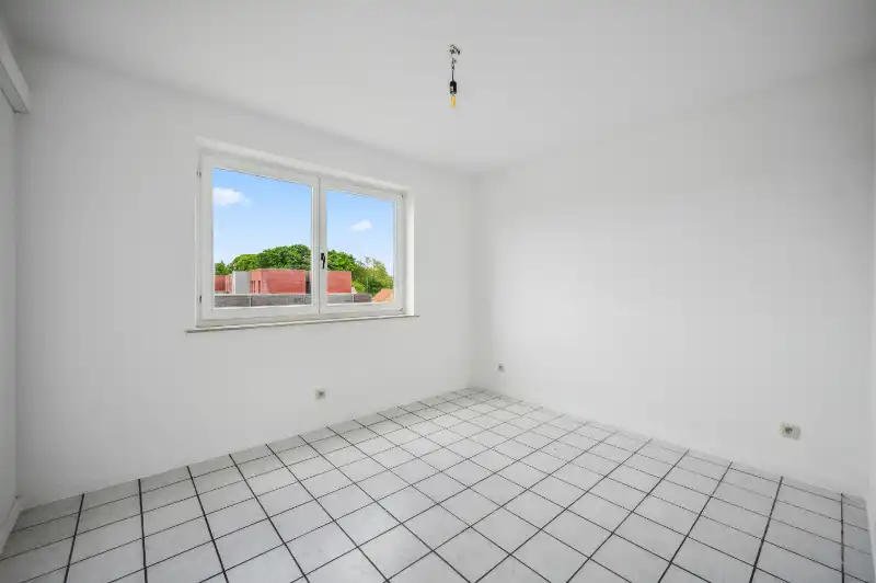 Ruim appartement op de 2 de verdieping foto 8