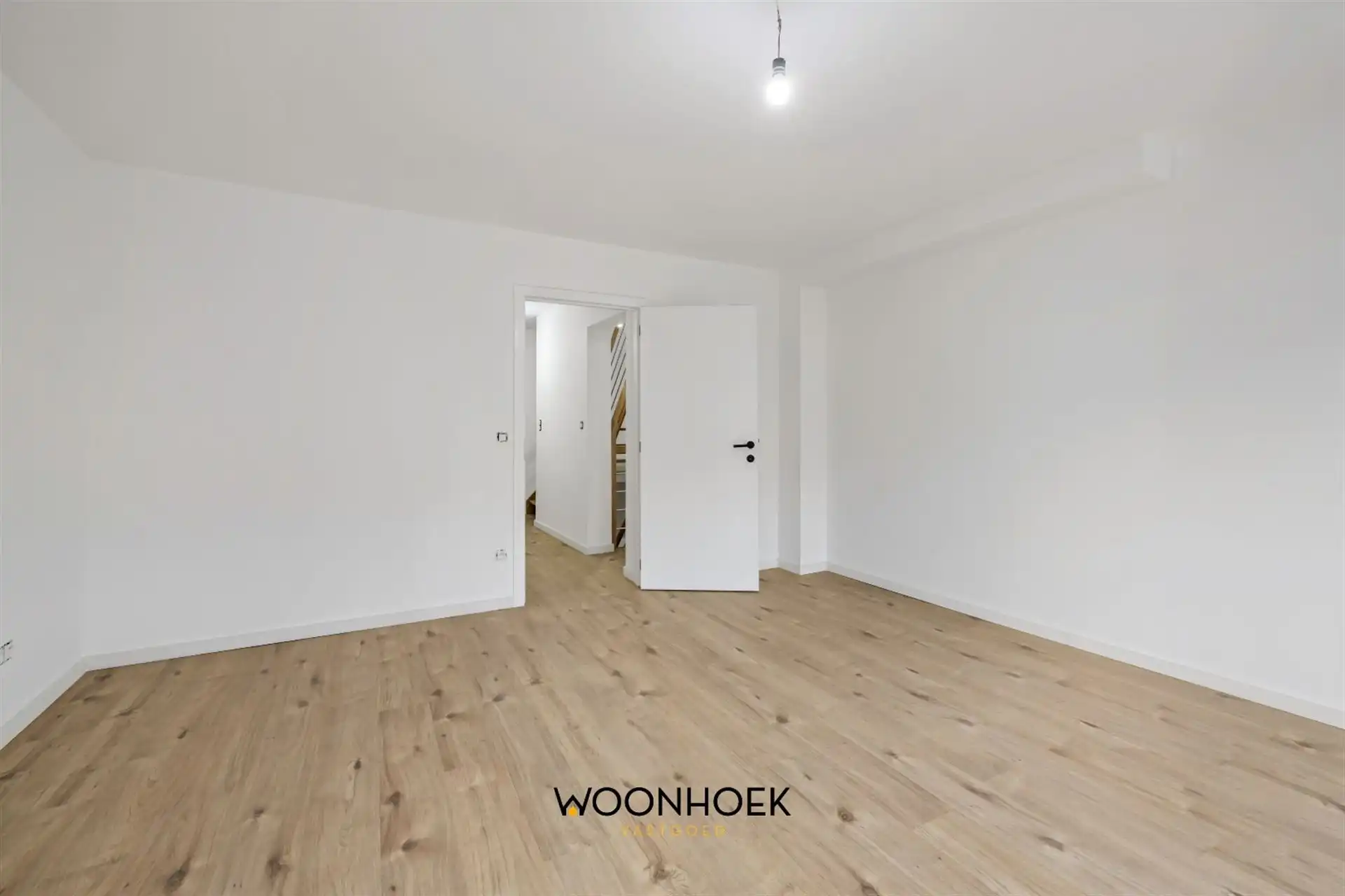 Gerenoveerde, 6-slpk woning, zonnige tuin en 2 bdkms te Sint-Niklaas! foto 13