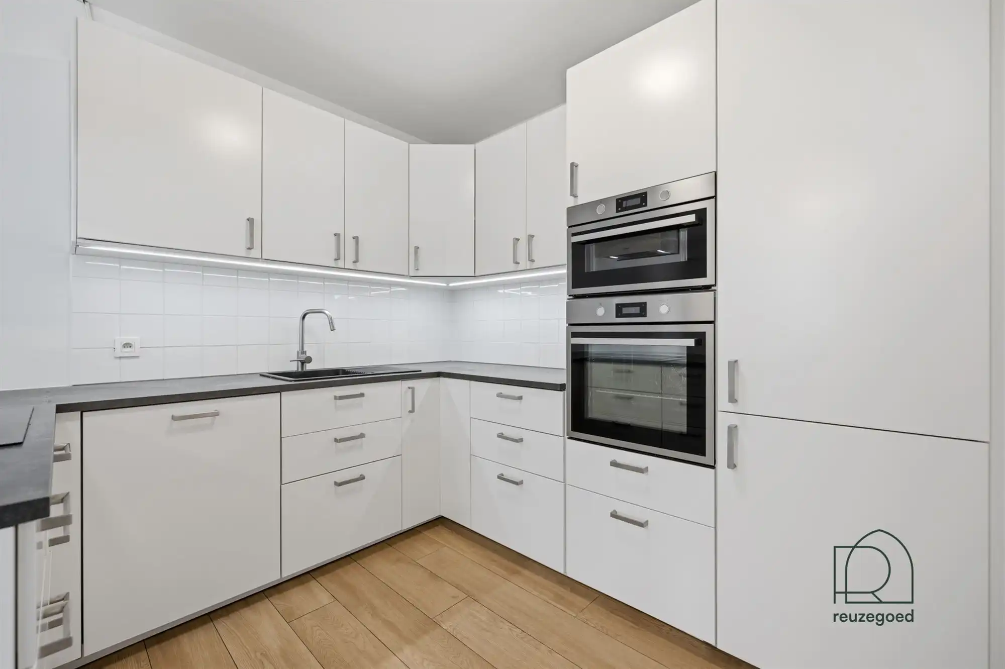 Opgefrist 2-slaapkamerappartement met garage in Kessel-Lo, vlakbij Leuven foto 6