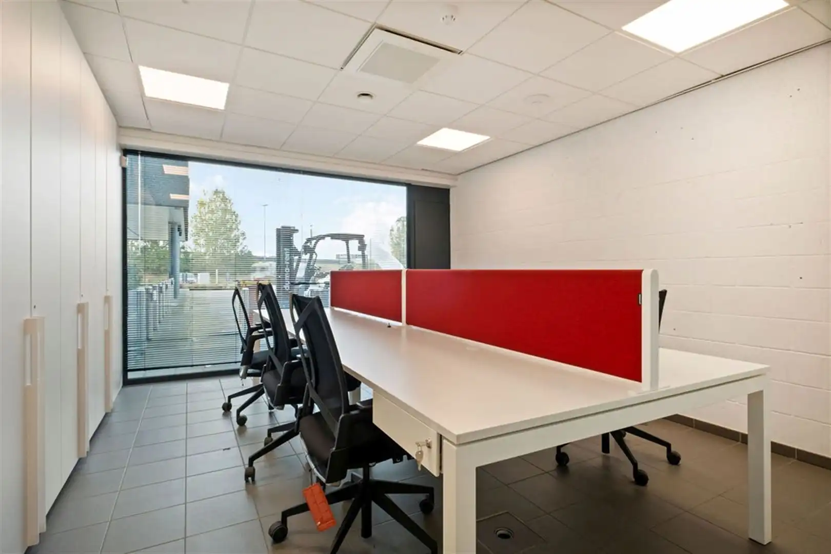 Magazijn met kantoren zichtlocatie E17 foto 19