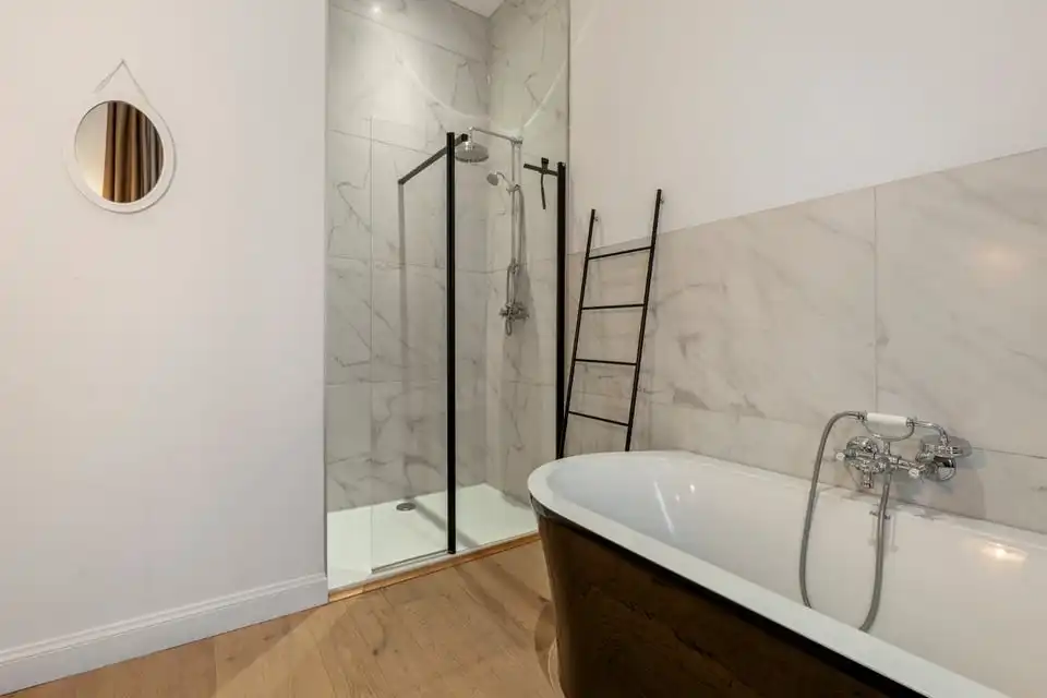 EXCLUSIEF HERENHUIS MET LUXUEUZE AFWERKING IN HET HART VAN SINT-TRUIDEN foto 19