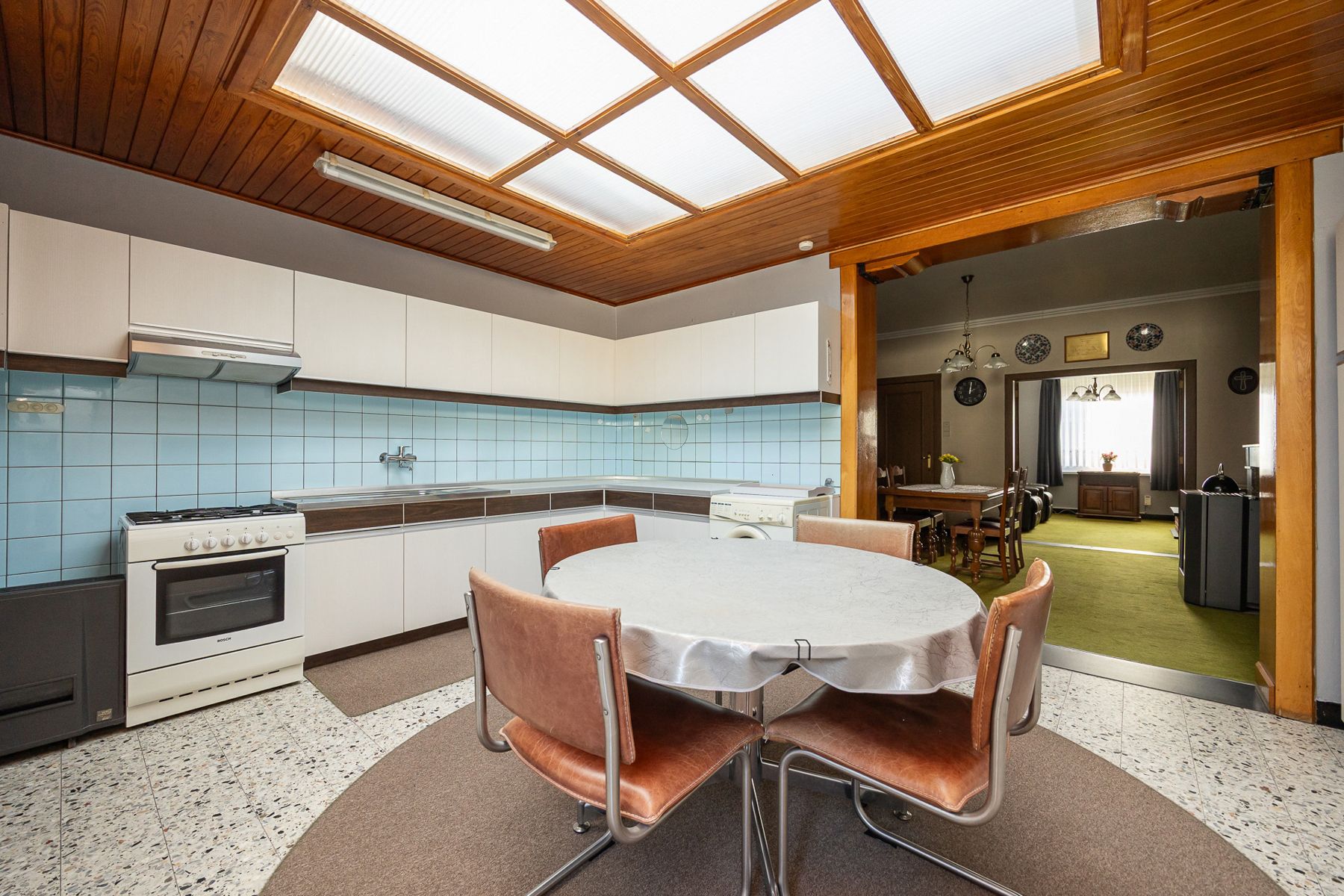 Goed onderhouden woning met stadskoer. foto 6