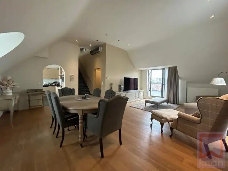 Bemeubeld luxe dakappartement centrum Geel. foto 4