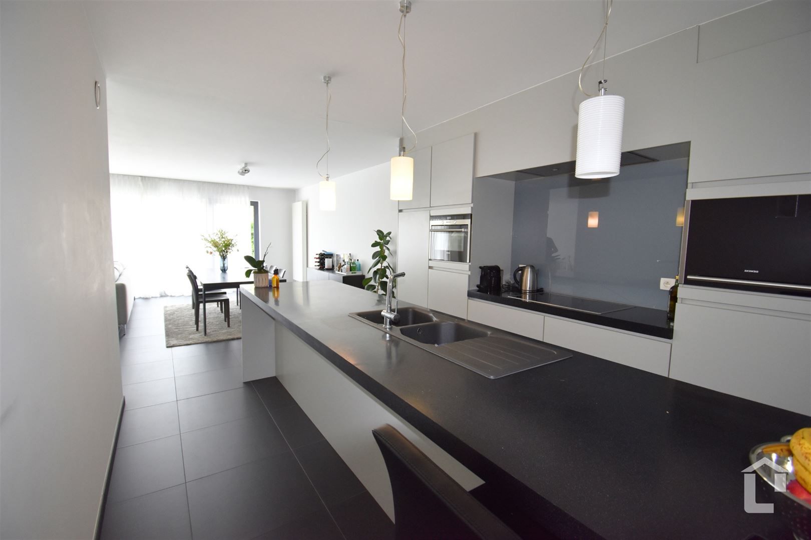 Lichtrijke moderne woning in rustige woonwijk te Eke foto 5