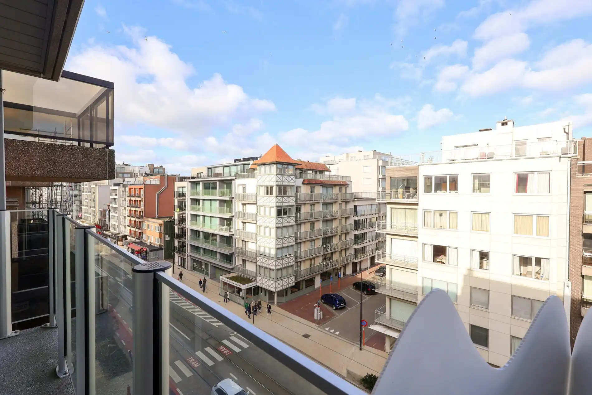 Modern appartement met 2 slaapkamers en parking te Oostduinkerke foto 6