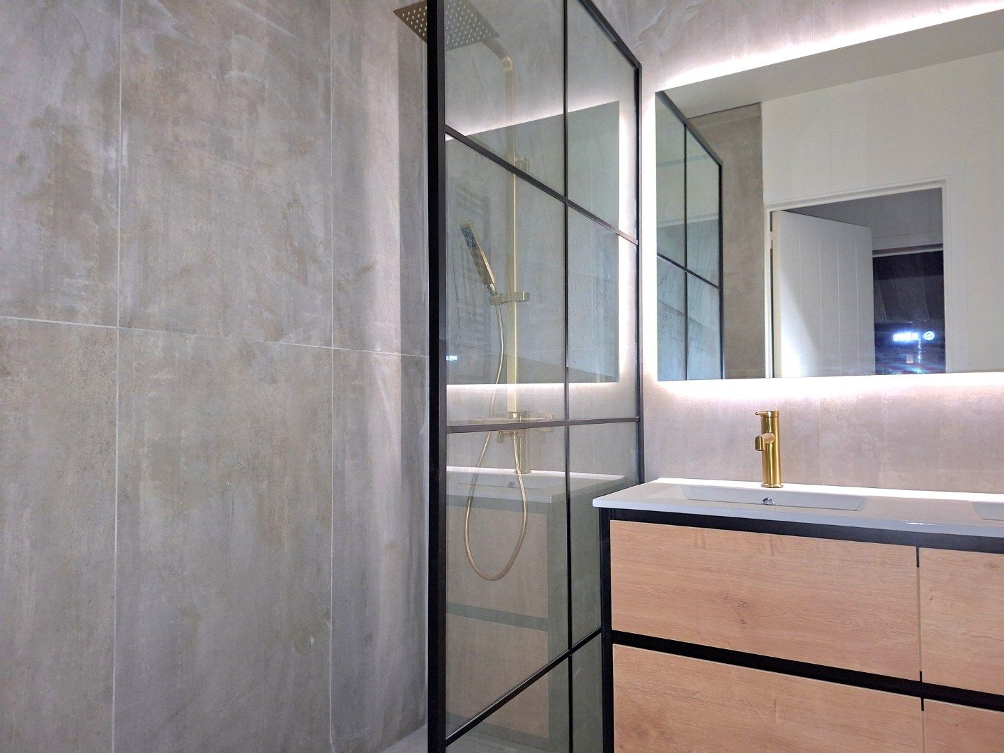 Vernieuwd hoekappartement foto 7