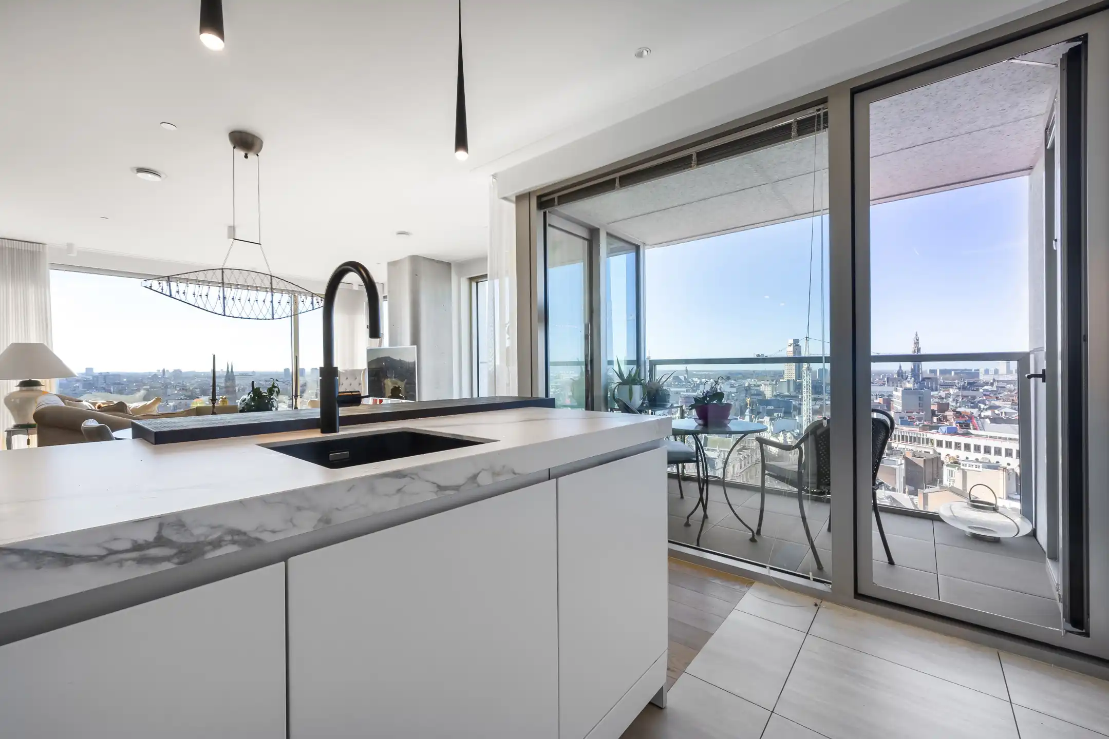 Uitzonderlijke appartement met een panoramisch uitzicht foto 12