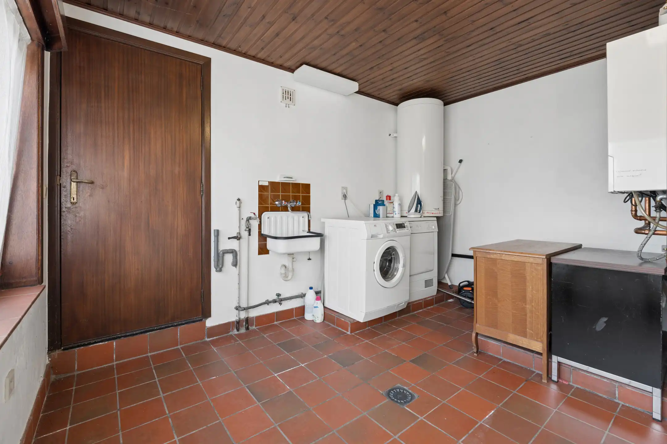 Charmante 3-gevelwoning met garage en tuin foto 22