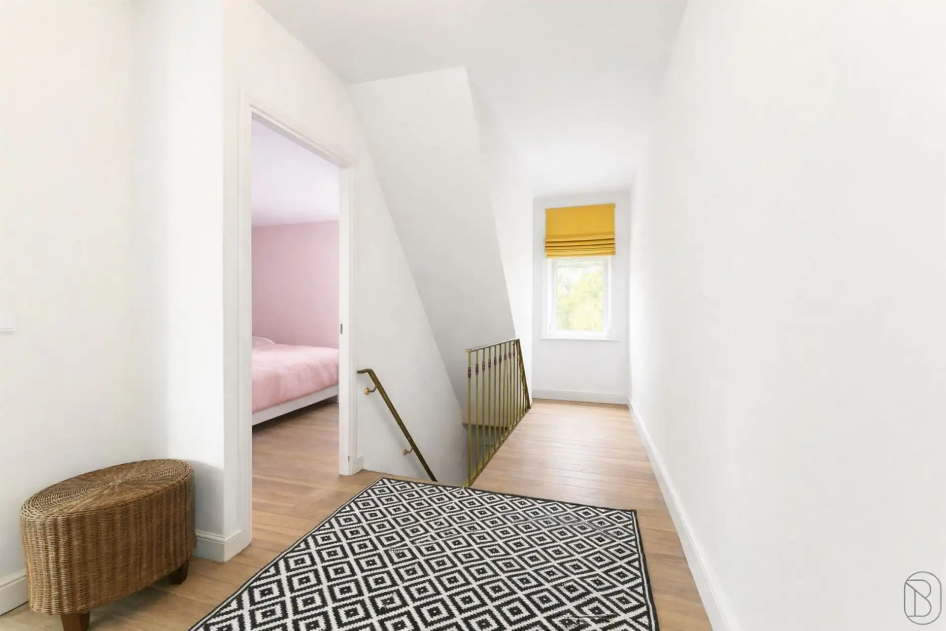 Ruime woning met tuin en handelsgelijkvloers foto 13