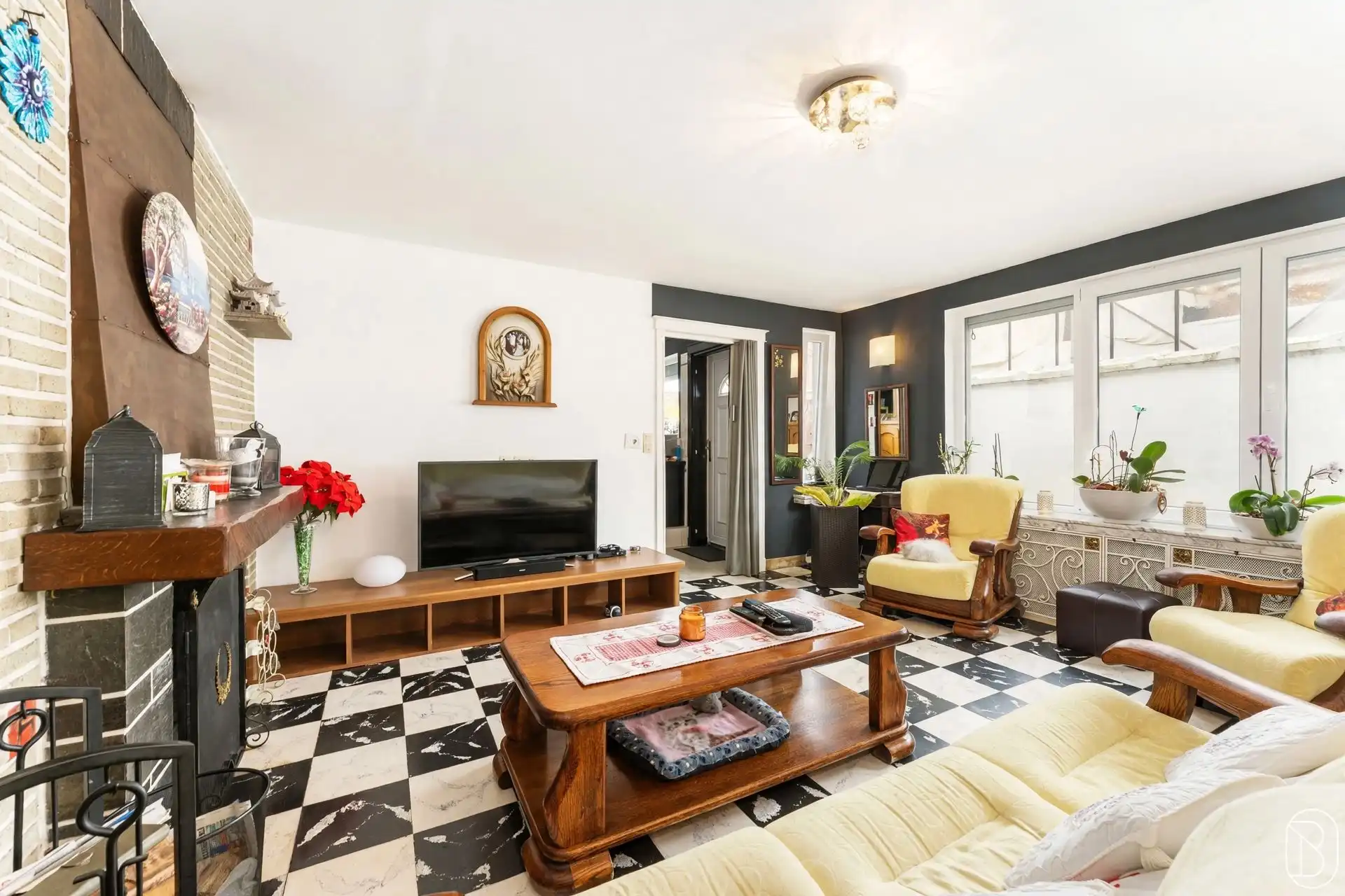 Ruime woning met tuin en handelsgelijkvloers foto 7