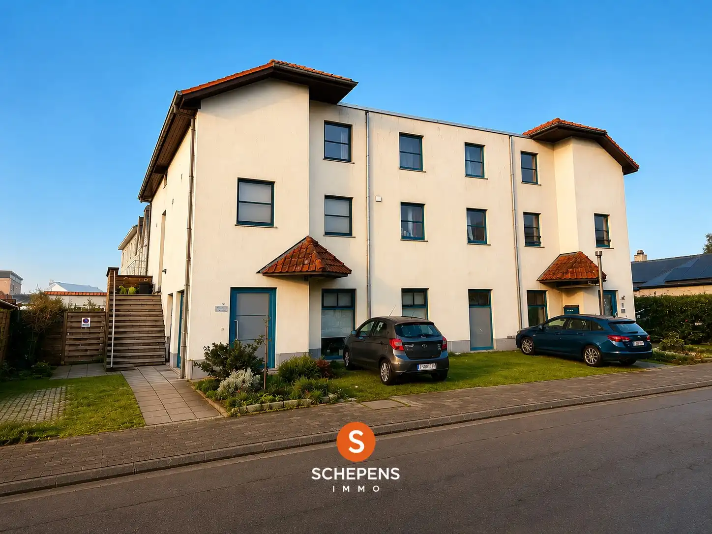 Hoofdfoto van de publicatie: Aangenaam duplex-appartement in Bredene – licht op te frissen naar eigen smaak.