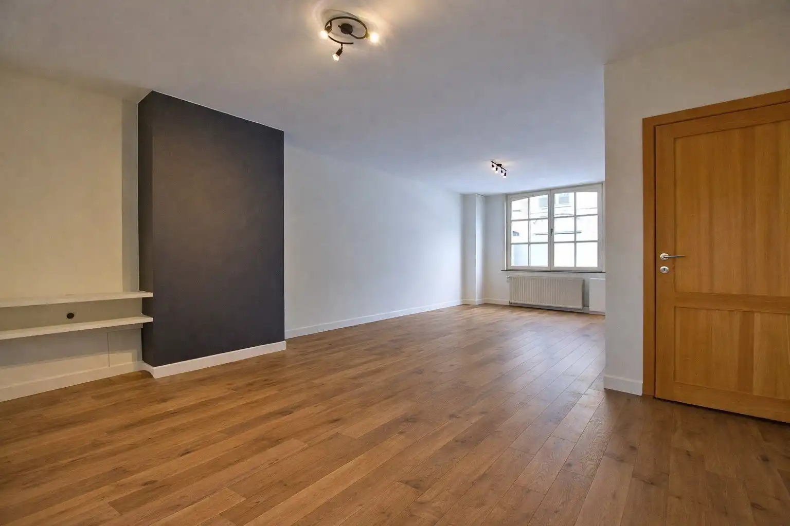 Instapklare gezinswoning met 3 slaapkamers en garage in het centrum van Diksmuide. foto 3