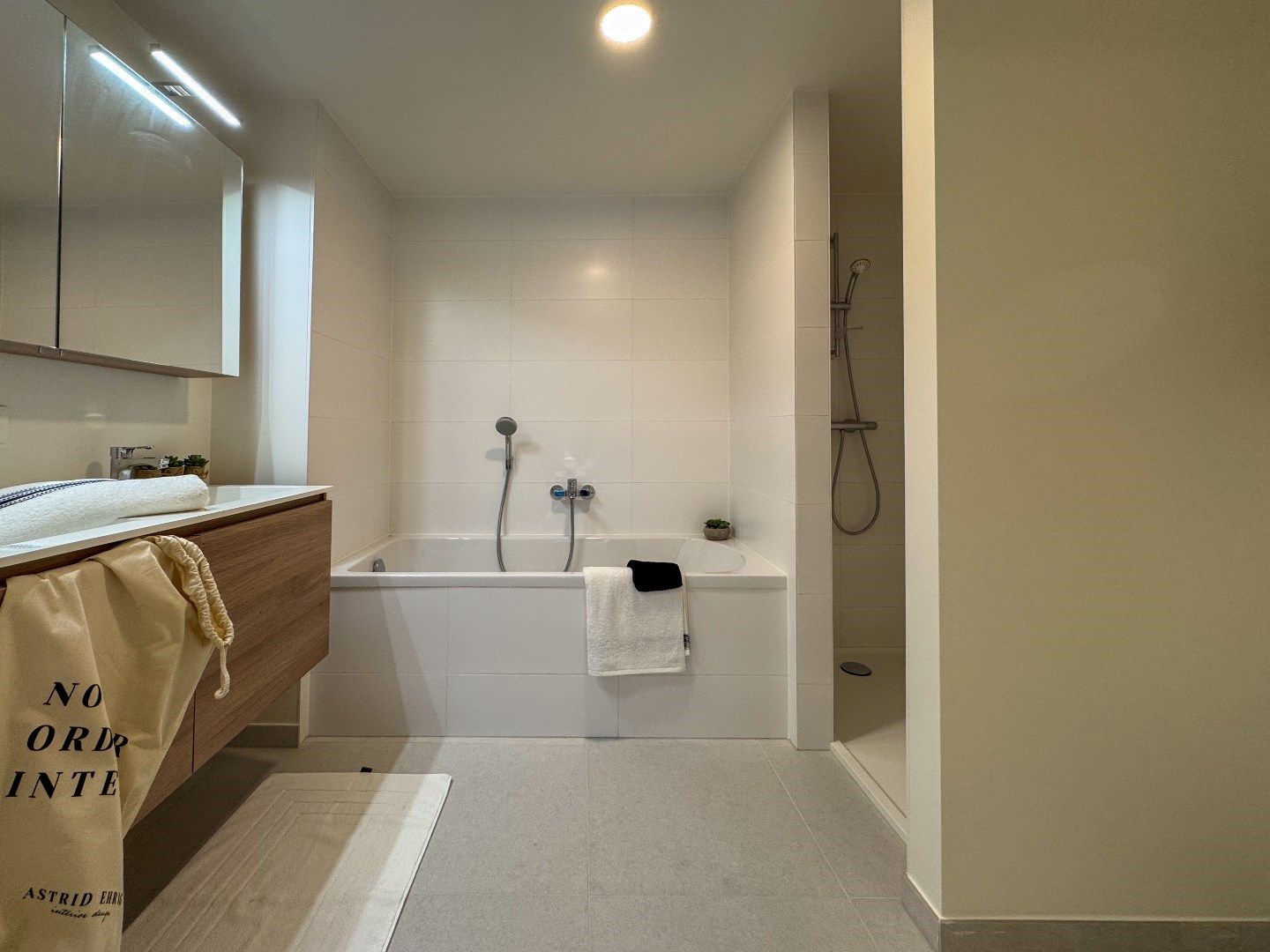 Nieuwbouw gelijkvloersappartement met 3 slaapkamers en 2 ruime terrassen. foto 15